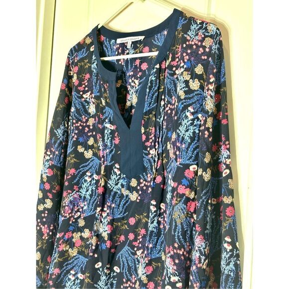 Collective Concepts navy floral blouse size L - Picture 2 of 8